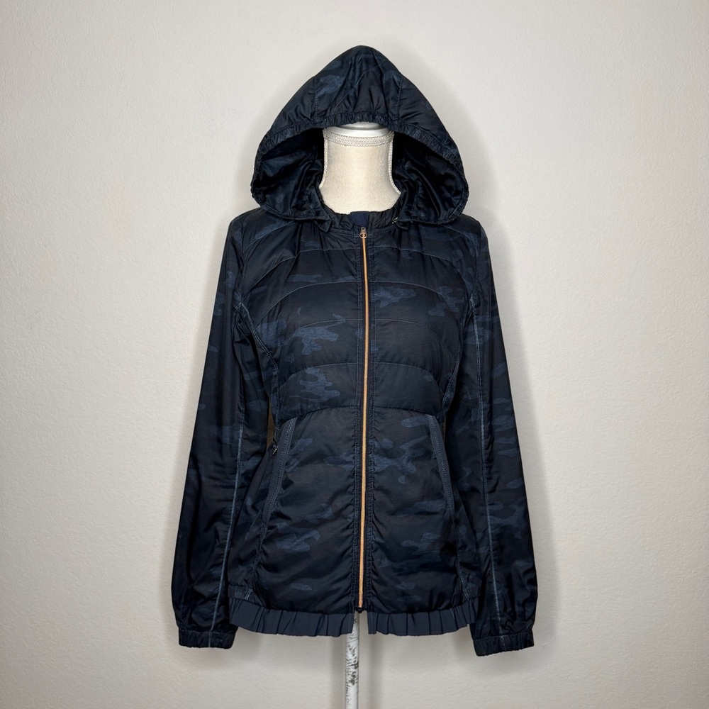 Lululemon Spring Fling Lotus Camo Blue Puffy Down Hooded Windbreaker Size 10